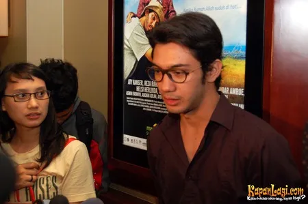 Foto Reza Rahadian