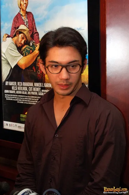 Foto Reza Rahadian