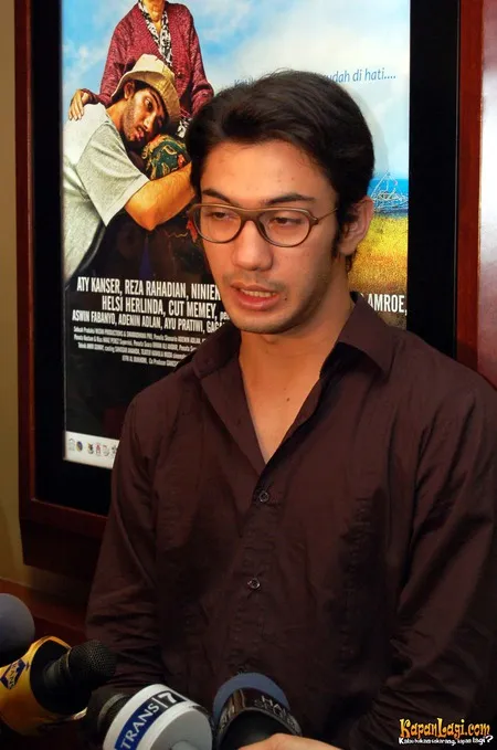 Foto Reza Rahadian