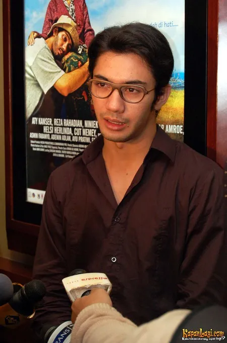 Foto Reza Rahadian