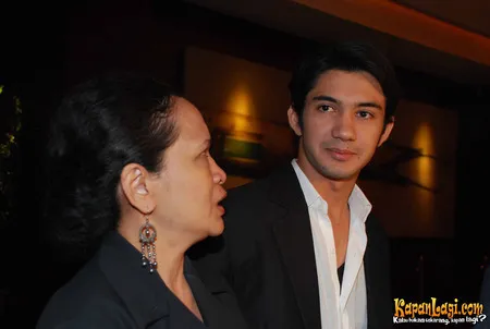 Foto Reza Rahadian