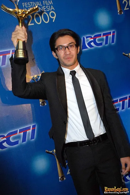 Foto Reza Rahadian