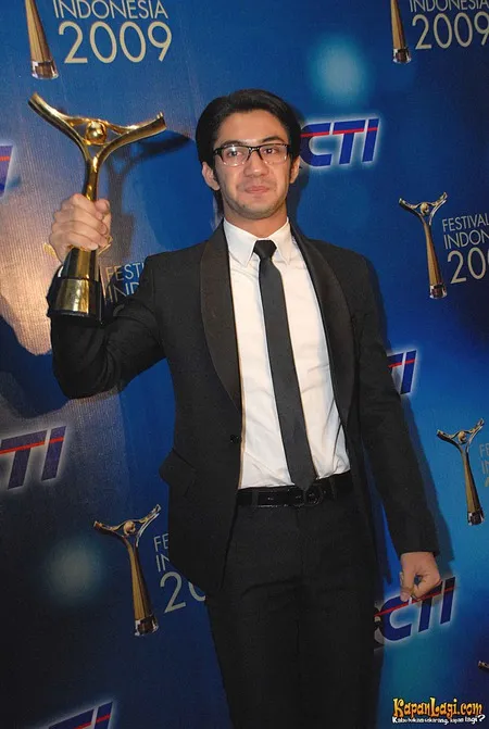 Foto Reza Rahadian