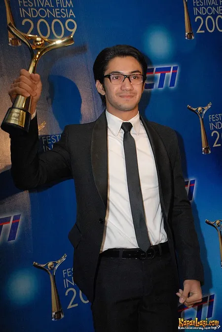 Foto Reza Rahadian