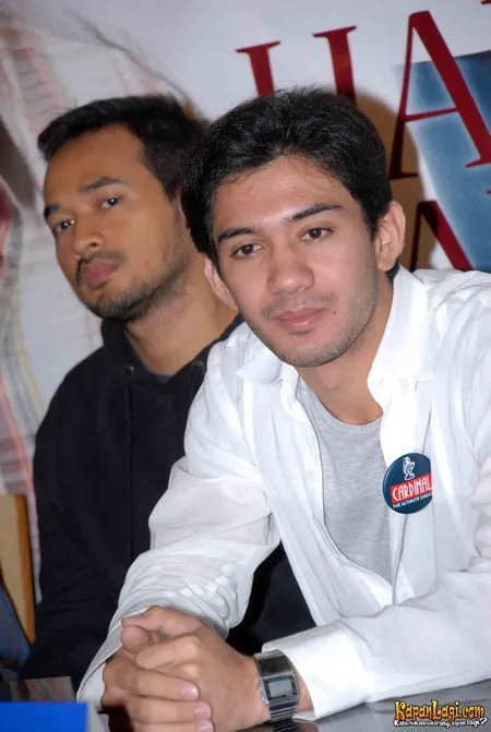 Foto Reza Rahadian