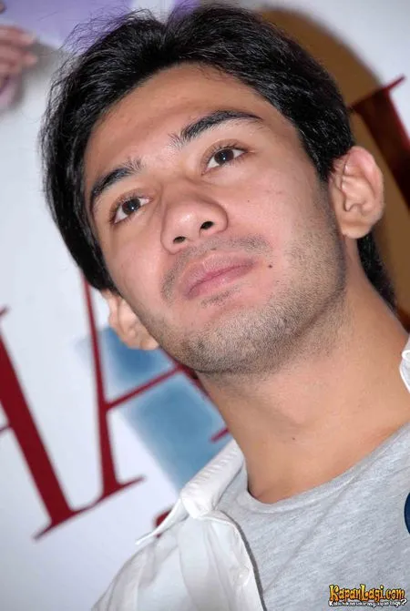Foto Reza Rahadian