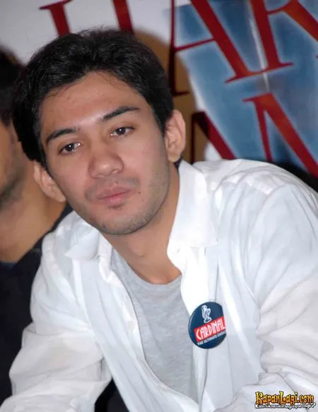 Foto Reza Rahadian