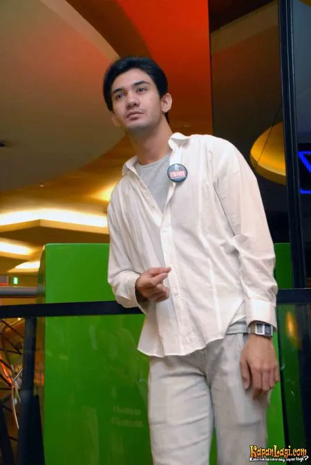 Foto Reza Rahadian