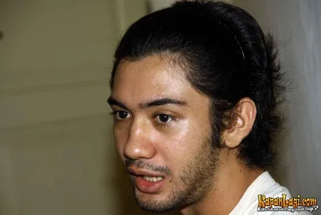 Foto Reza Rahadian
