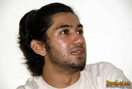 Foto Reza Rahadian