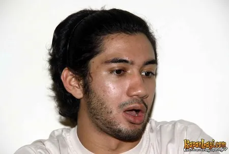 Foto Reza Rahadian