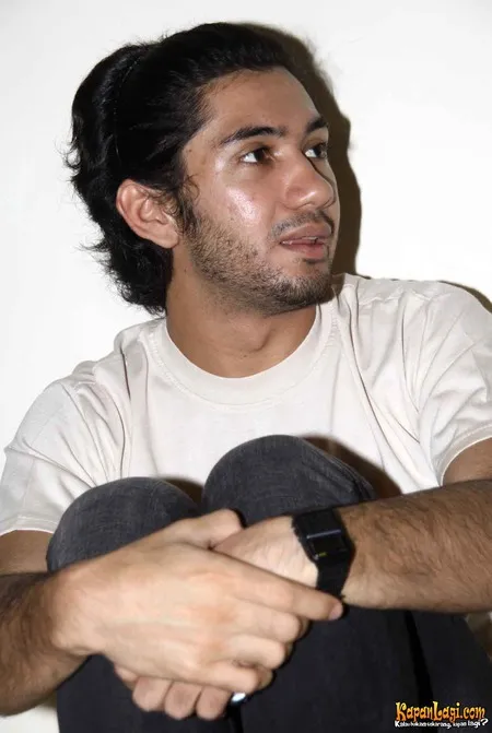 Foto Reza Rahadian