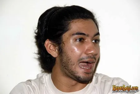 Foto Reza Rahadian