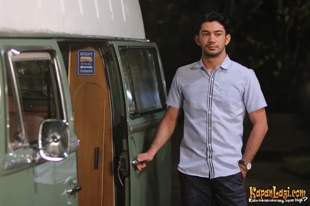 Foto Reza Rahadian