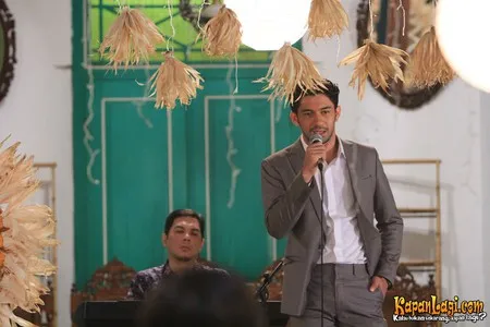 Foto Reza Rahadian