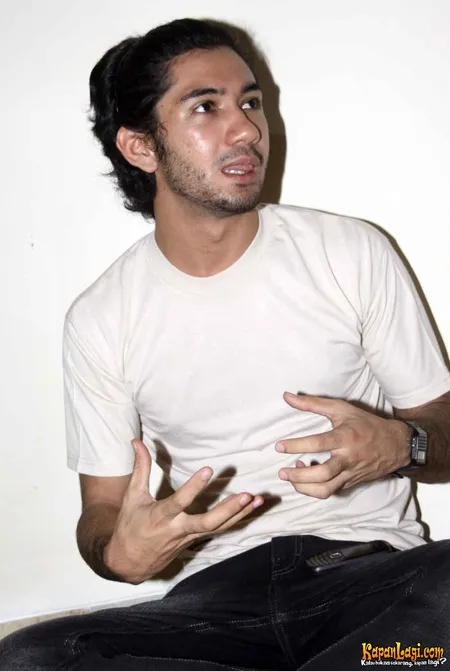 Foto Reza Rahadian