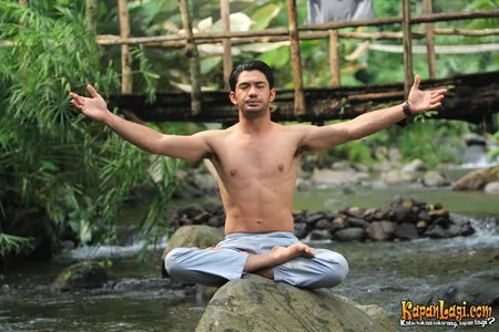 Foto Reza Rahadian