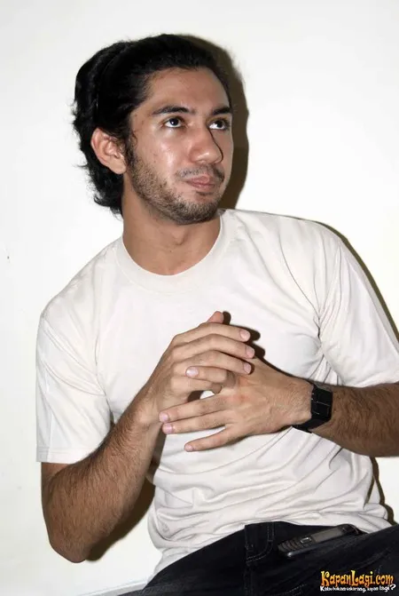 Foto Reza Rahadian