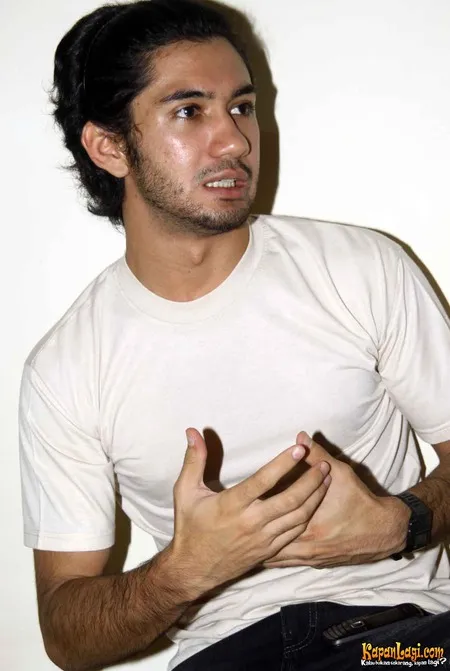 Foto Reza Rahadian