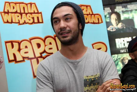 Foto Reza Rahadian