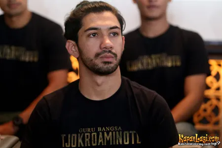 Foto Reza Rahadian