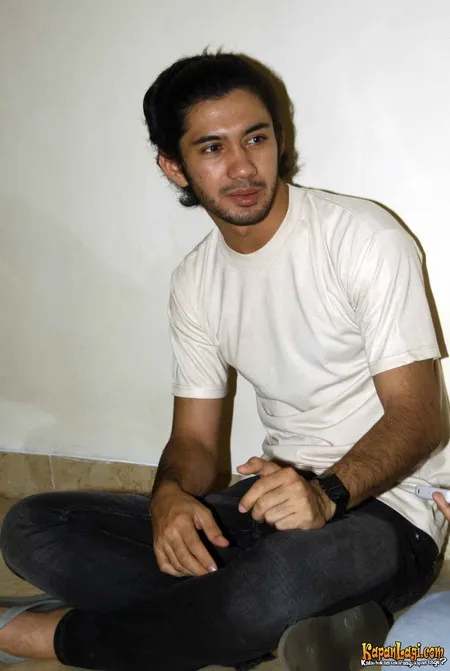 Foto Reza Rahadian