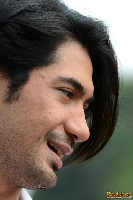 Foto Reza Rahadian