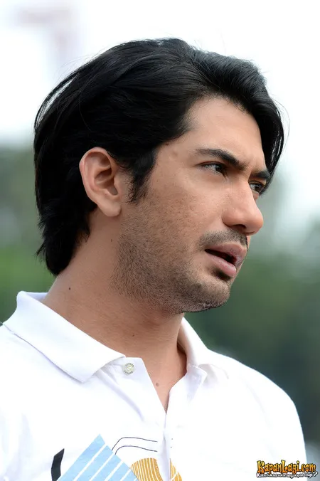 Foto Reza Rahadian