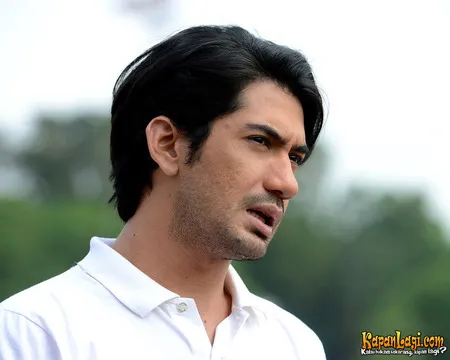 Foto Reza Rahadian