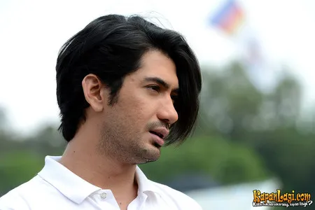 Foto Reza Rahadian