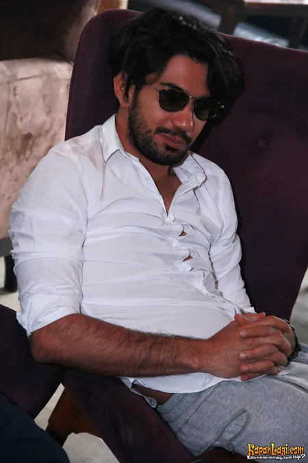 Foto Reza Rahadian
