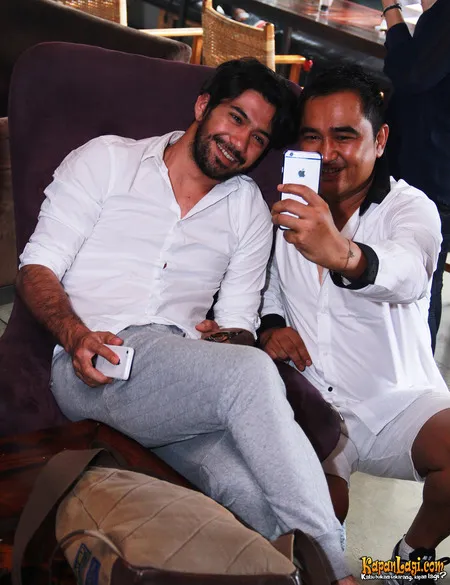 Foto Reza Rahadian