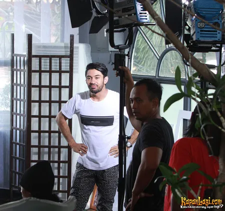 Foto Reza Rahadian