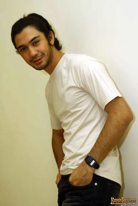 Foto Reza Rahadian