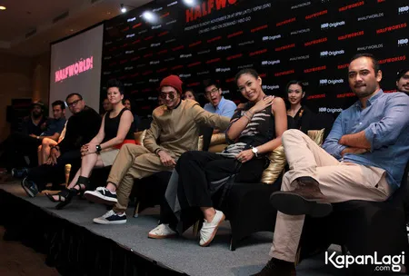Foto Reza Rahadian