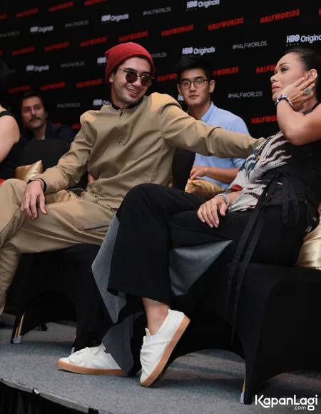 Foto Reza Rahadian