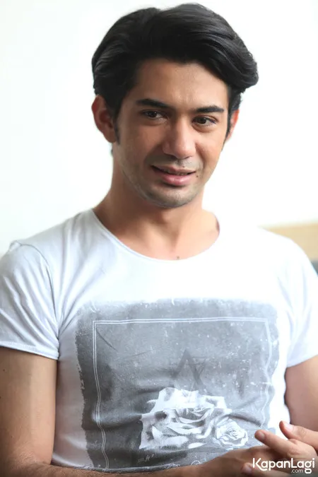Foto Reza Rahadian