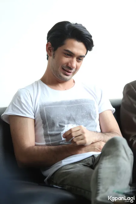 Foto Reza Rahadian