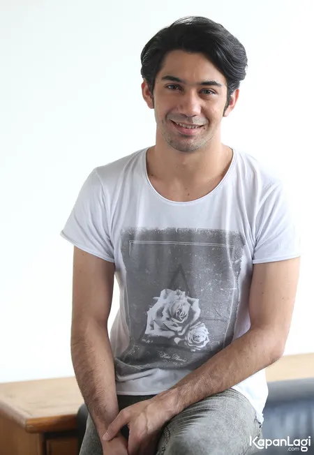 Foto Reza Rahadian