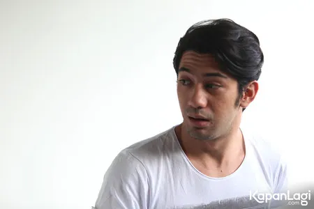 Foto Reza Rahadian