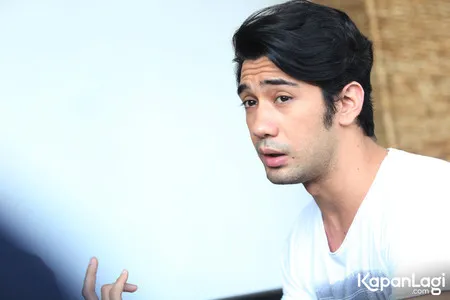 Foto Reza Rahadian