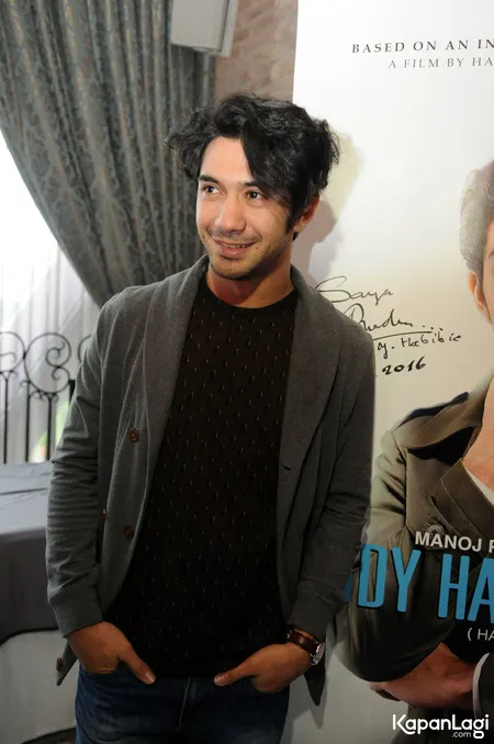 Foto Reza Rahadian