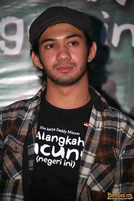 Foto Reza Rahadian