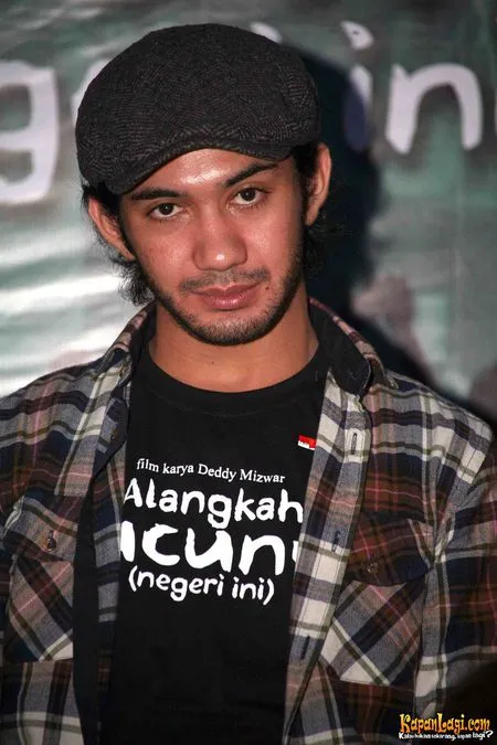 Foto Reza Rahadian