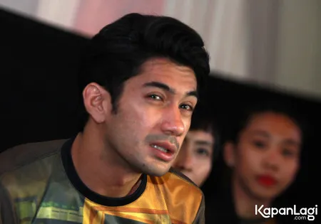 Foto Reza Rahadian