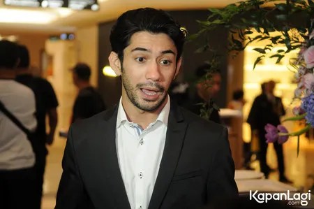 Foto Reza Rahadian