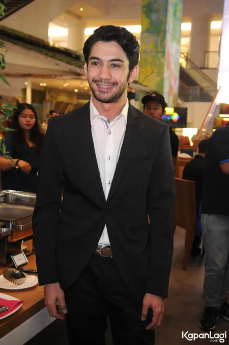 Foto Reza Rahadian
