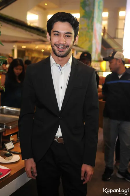 Foto Reza Rahadian