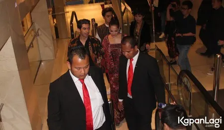 Foto Reza Rahadian