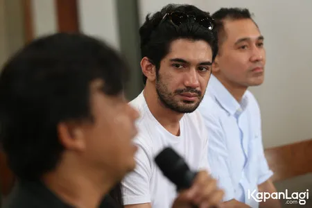 Foto Reza Rahadian
